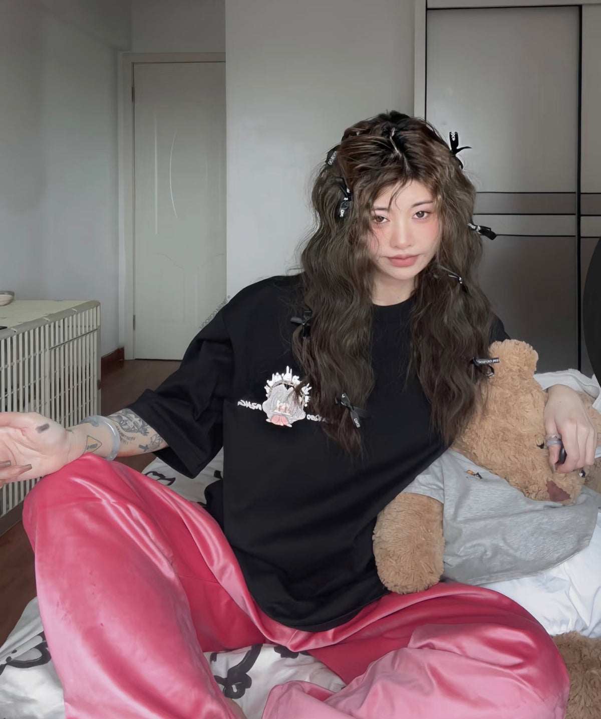 (Pre-Order) Jiang Jiang 2024 Original Black Crew-Neck Short-Sleeve T-Shirt Featuring Heavyweight Embroidery Craftsmanship