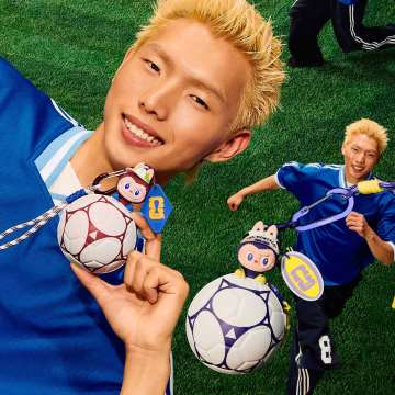 (Pre-Order)THE MONSTERS × FIFA SERIES - Football-shaped Mini Bag Blind Box