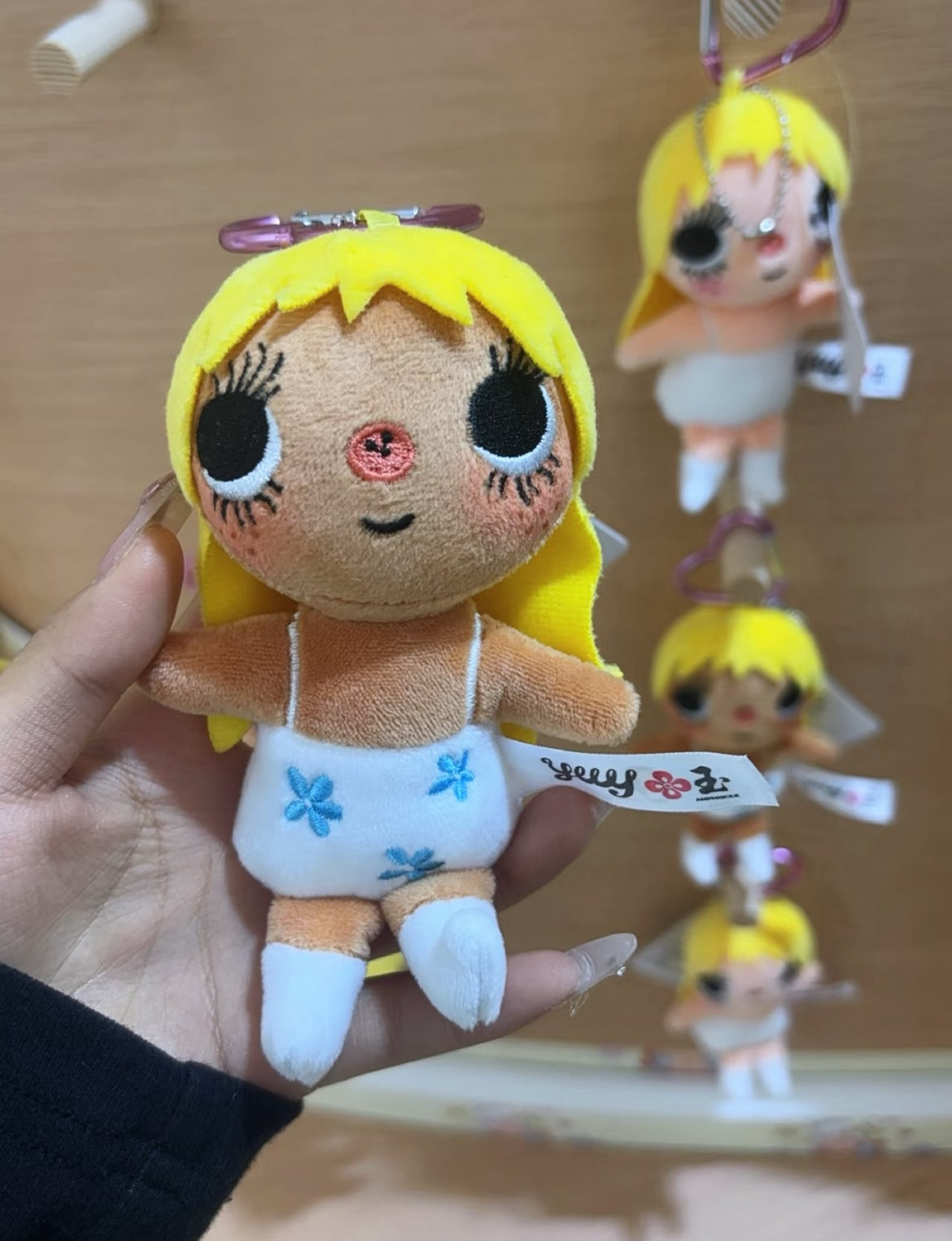(Pre-order) Yuy plush phone case marches