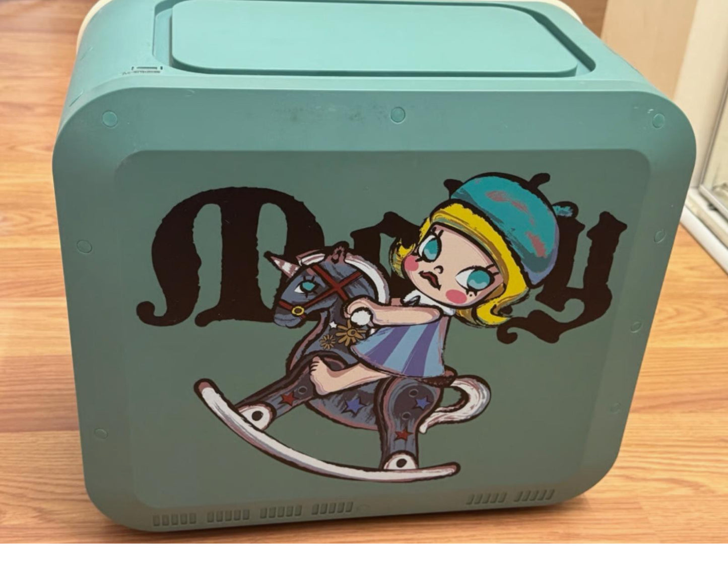 Broad33- Molly display tv opened box- confirmed one