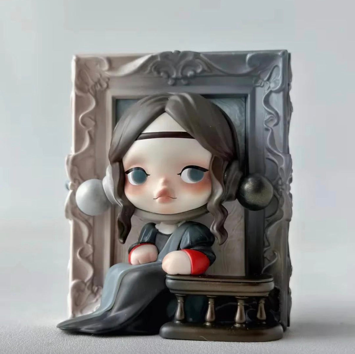 Mona Lisa hanging card opened with backcard