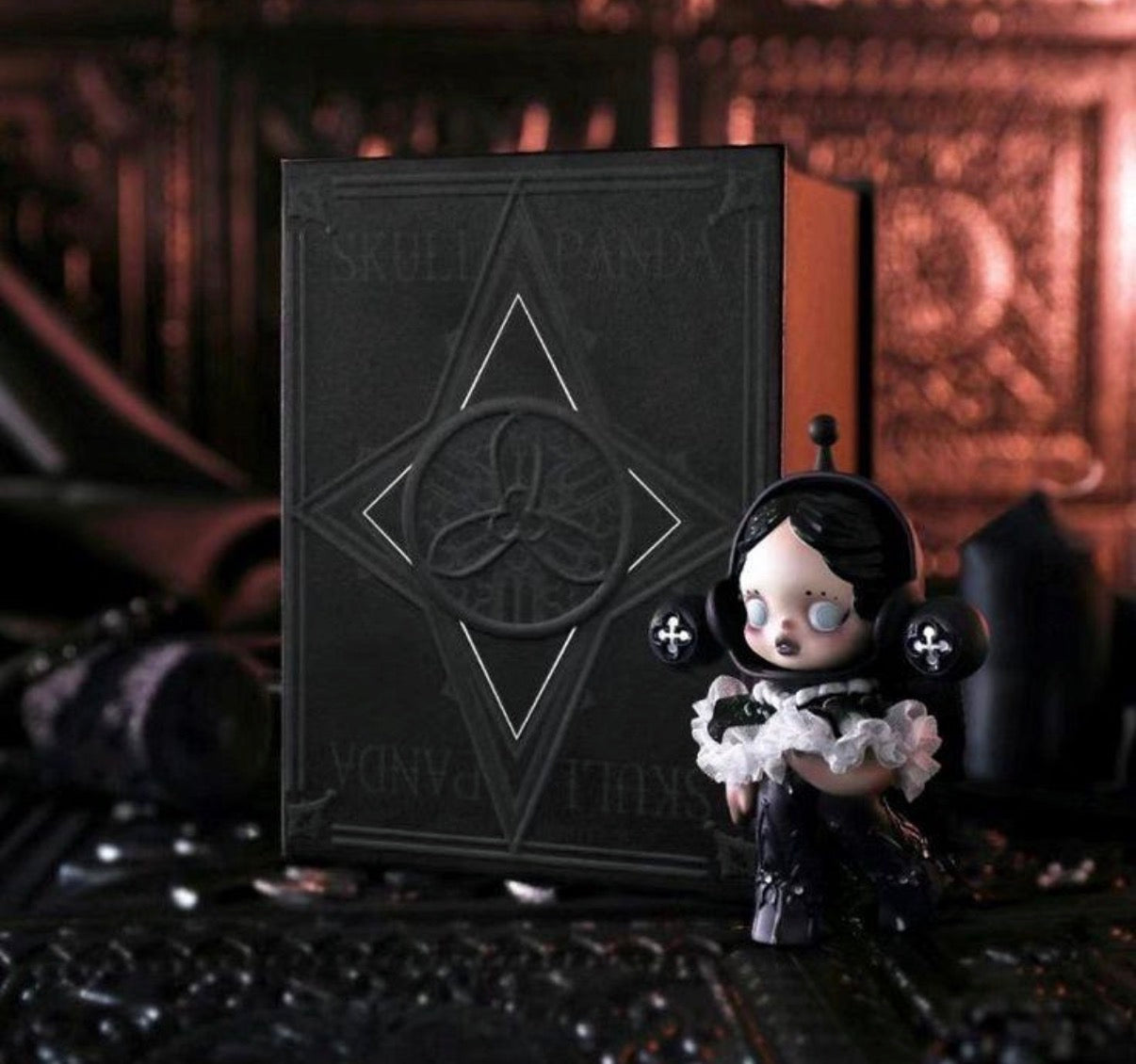 Joyce-Skullpanda baby black open box