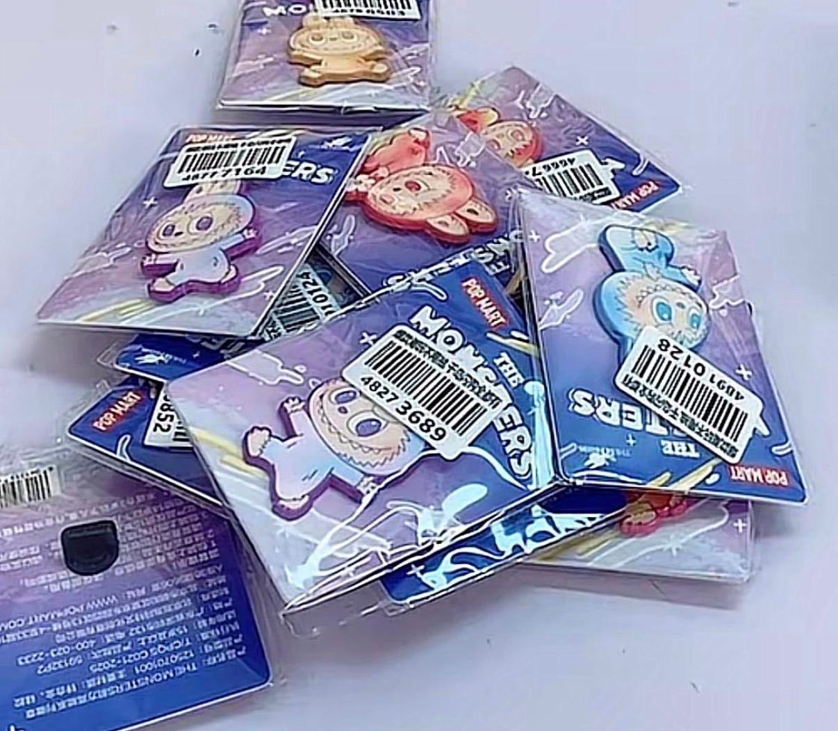 Annie-mickey science open+3 zsiga love+5 hirono magnet+2 hirono mirror +5 Hirono beans+Hirono rabbit+Hirono 13th anniversary+2 Purple pins +2 Blue pin+2 Green pin+2 Pink pin+2 Red pin+3 bikini secret+orange monster+2 klik+blue monster+white monster