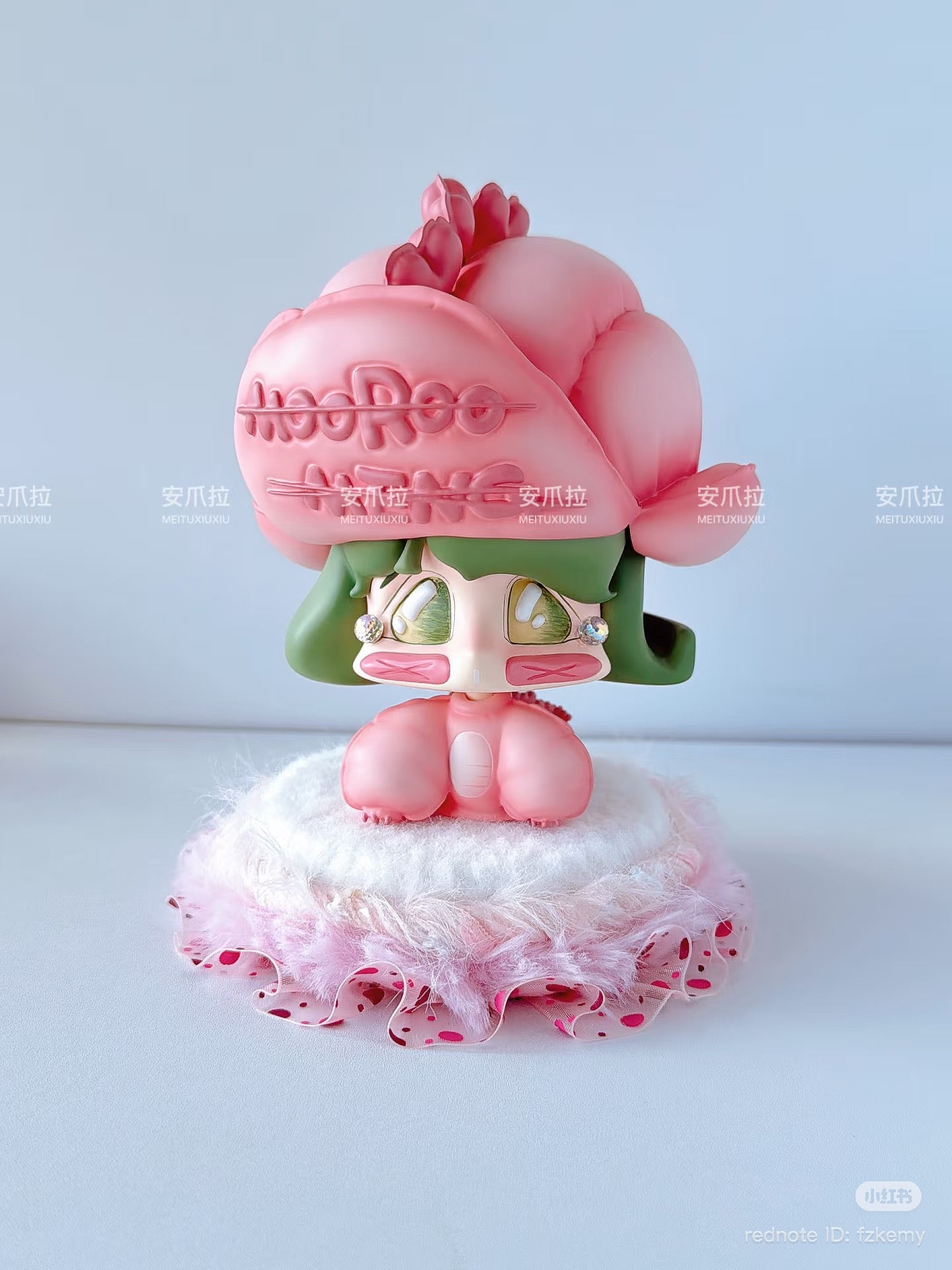 Figurine Riser Cushion Stand