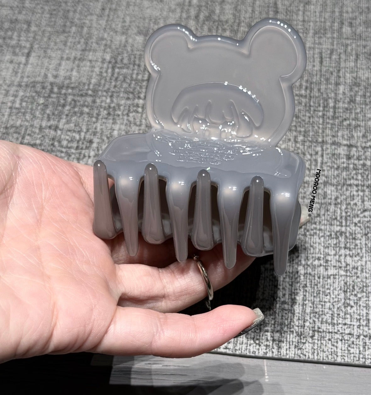 (Pre-Order) Jiangjiang's Original Panda Jelly-Feel Gray Acetate Claw Hair Clip in Medium Size (Release 08/5)