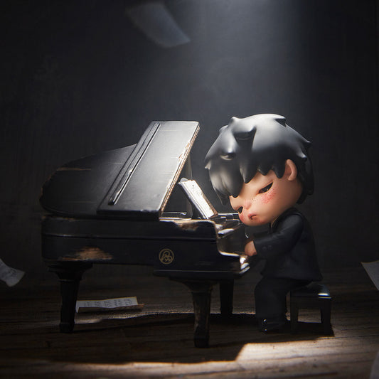 Hirono The Pianist Figure
