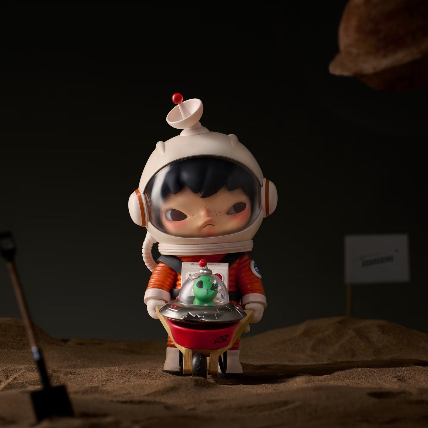 Hirono Searching For Alien Hanging Card