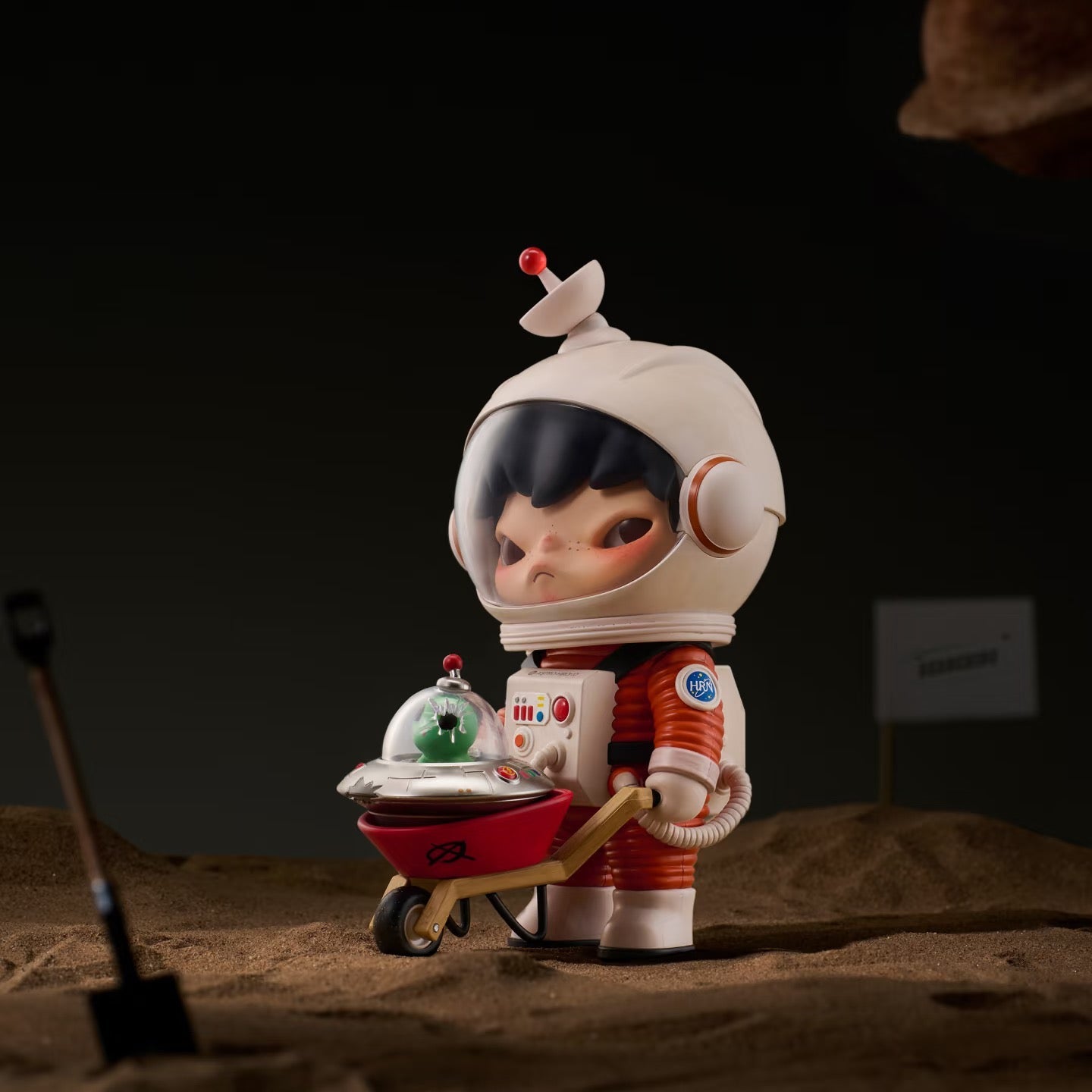 Hirono Searching For Alien Hanging Card