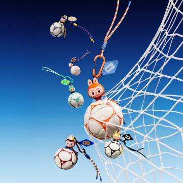 （Pre-Order)THE MONSTERS × FIFA SERIES - Football-shaped Mini Bag Blind Box