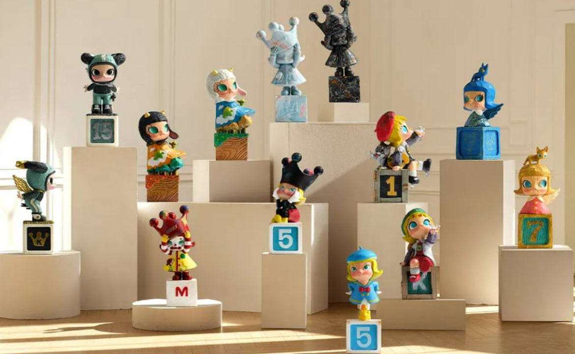 Molly Anniversary Statues  Classic al Retro 2 Series Figure (opened bag opened box)