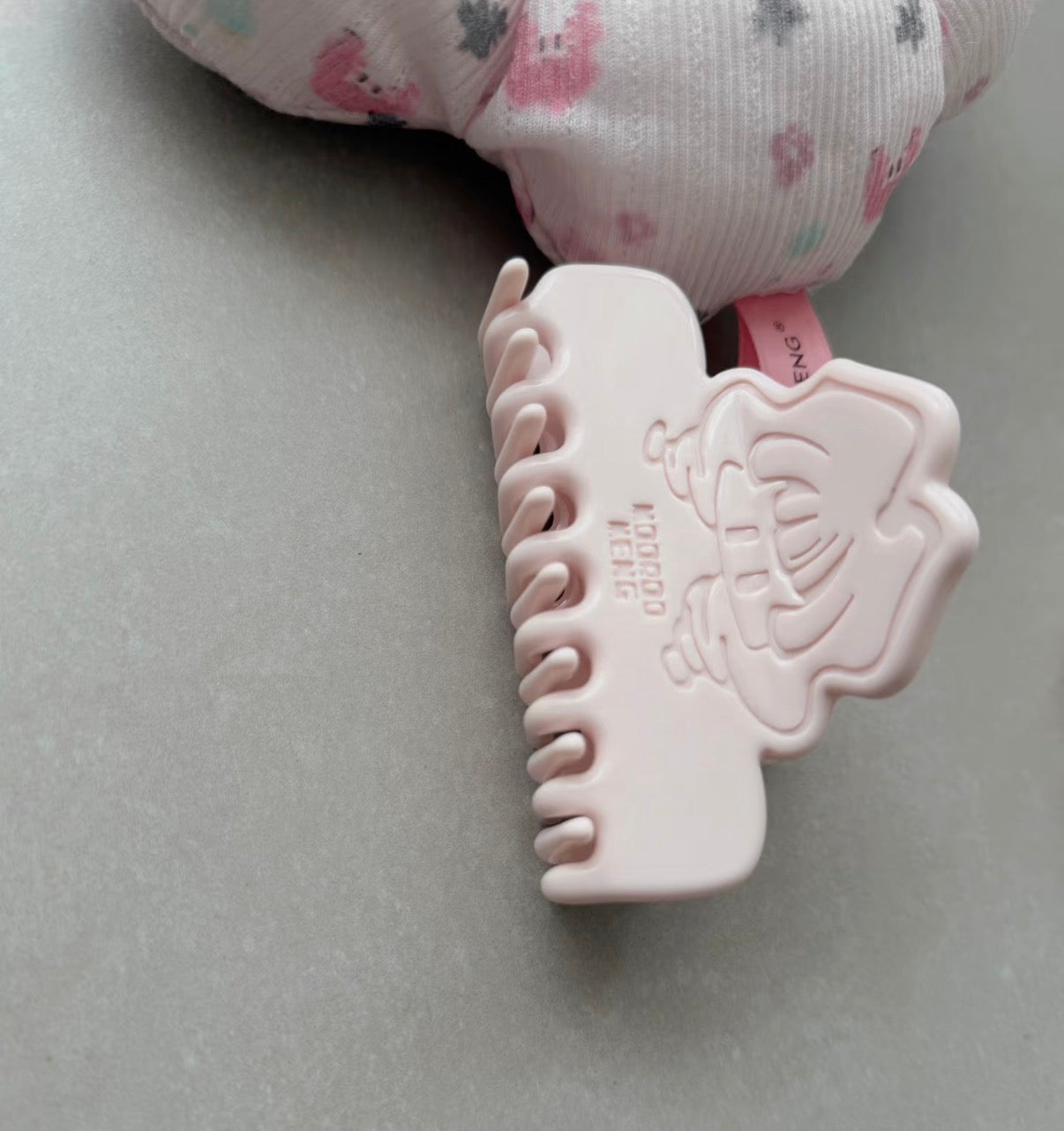 (Pre Order) Jiang Jiang Original Hand-Carved Acetate Pink Large Claw Clip