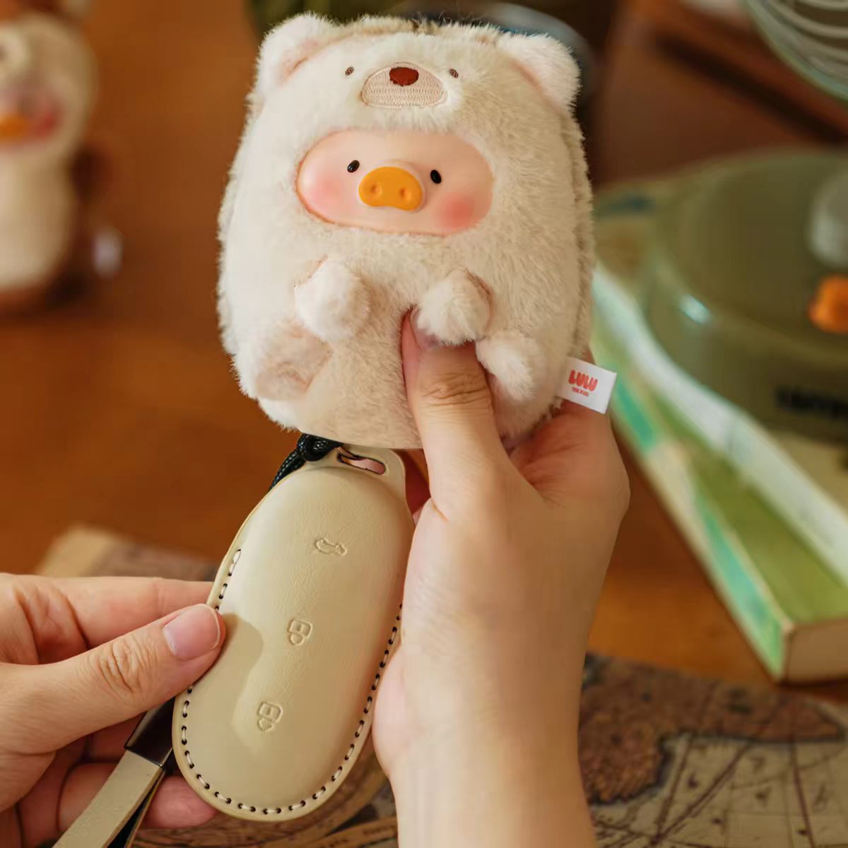 LuLu The Piggy Animal Party‑Forest Theater Vinyl Face Finger Puppet Blind Box