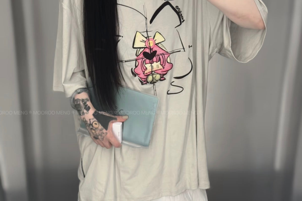 (Pre-Order) "Jiang Jiang Original" Stop-chan Embroidery: Lightweight, Loose-Fit, Crew-Neck Short-Sleeve T-Shirt (Grey-Green)