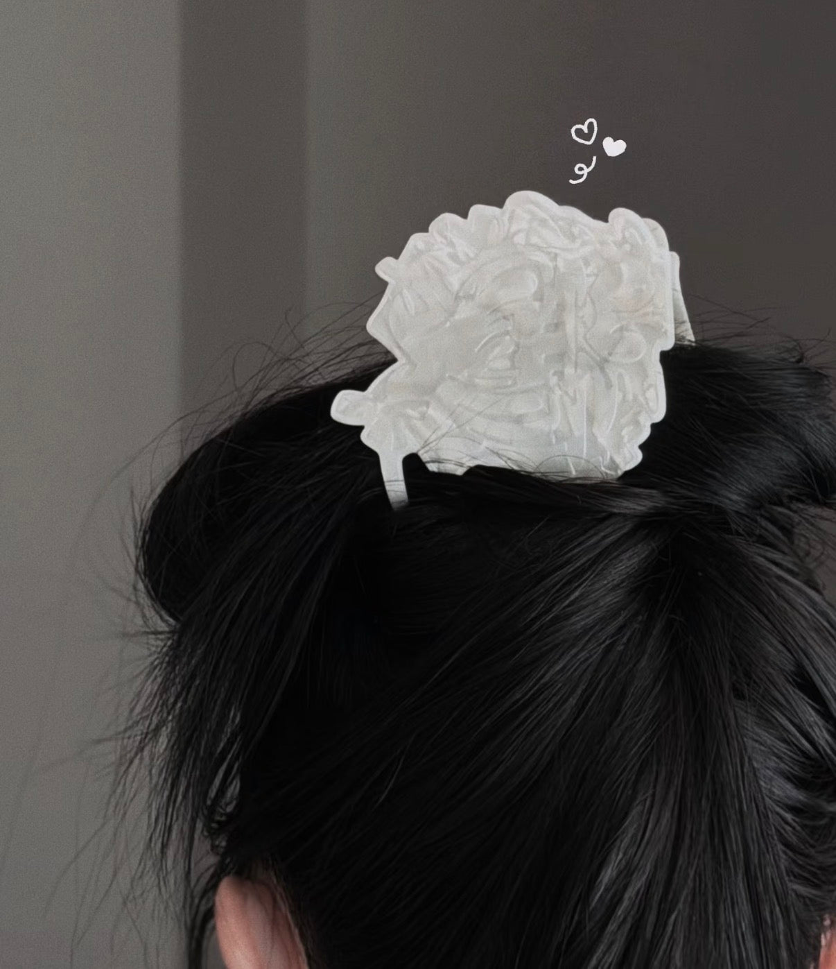 (Pre Order) Jiangjiang Original Minimalist White Mother-of-Pearl All-Over Hair Clip for Women, Versatile Hair Claw Accessory