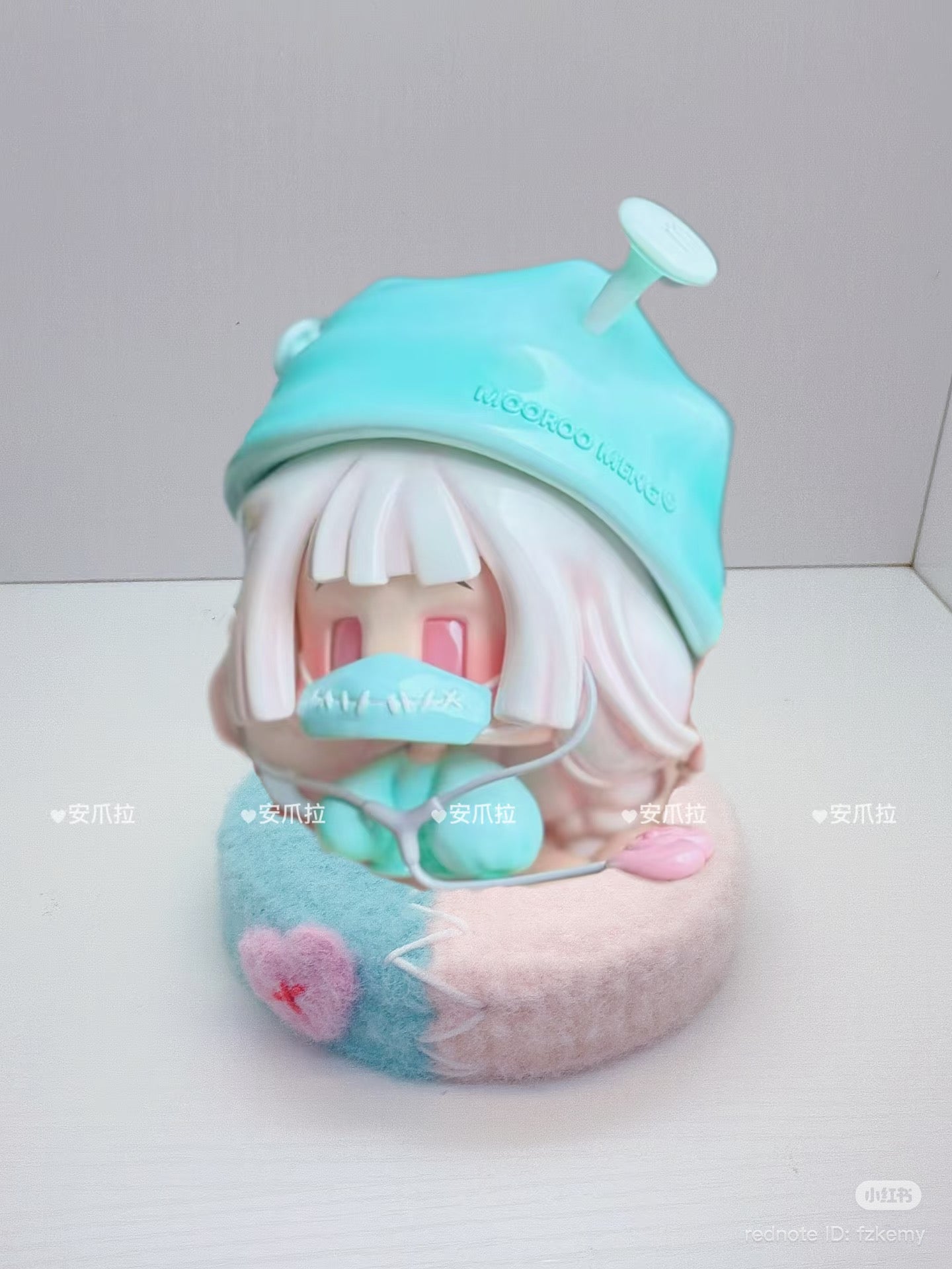 Figurine Riser Cushion Stand