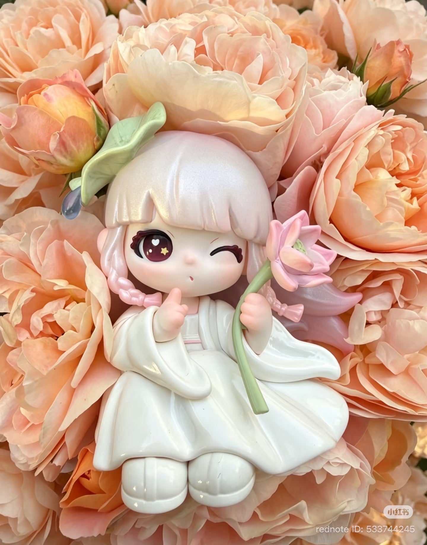 (Pre Order) Liita Flowers in an Inkstone