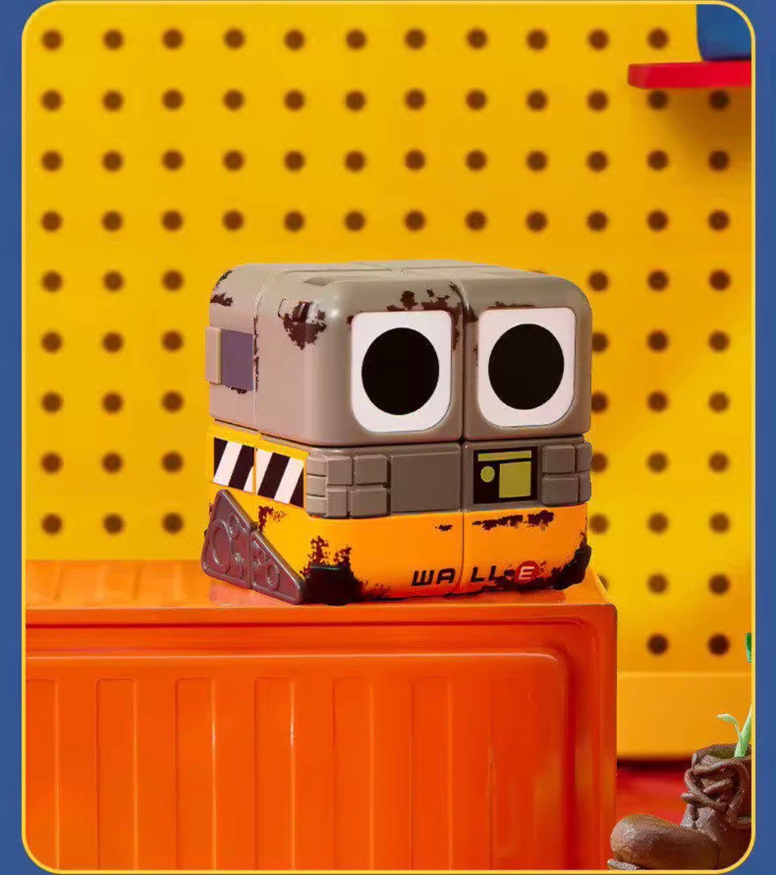 (Pre Order) POP MART PIXAR POP CUBE CUBIEC