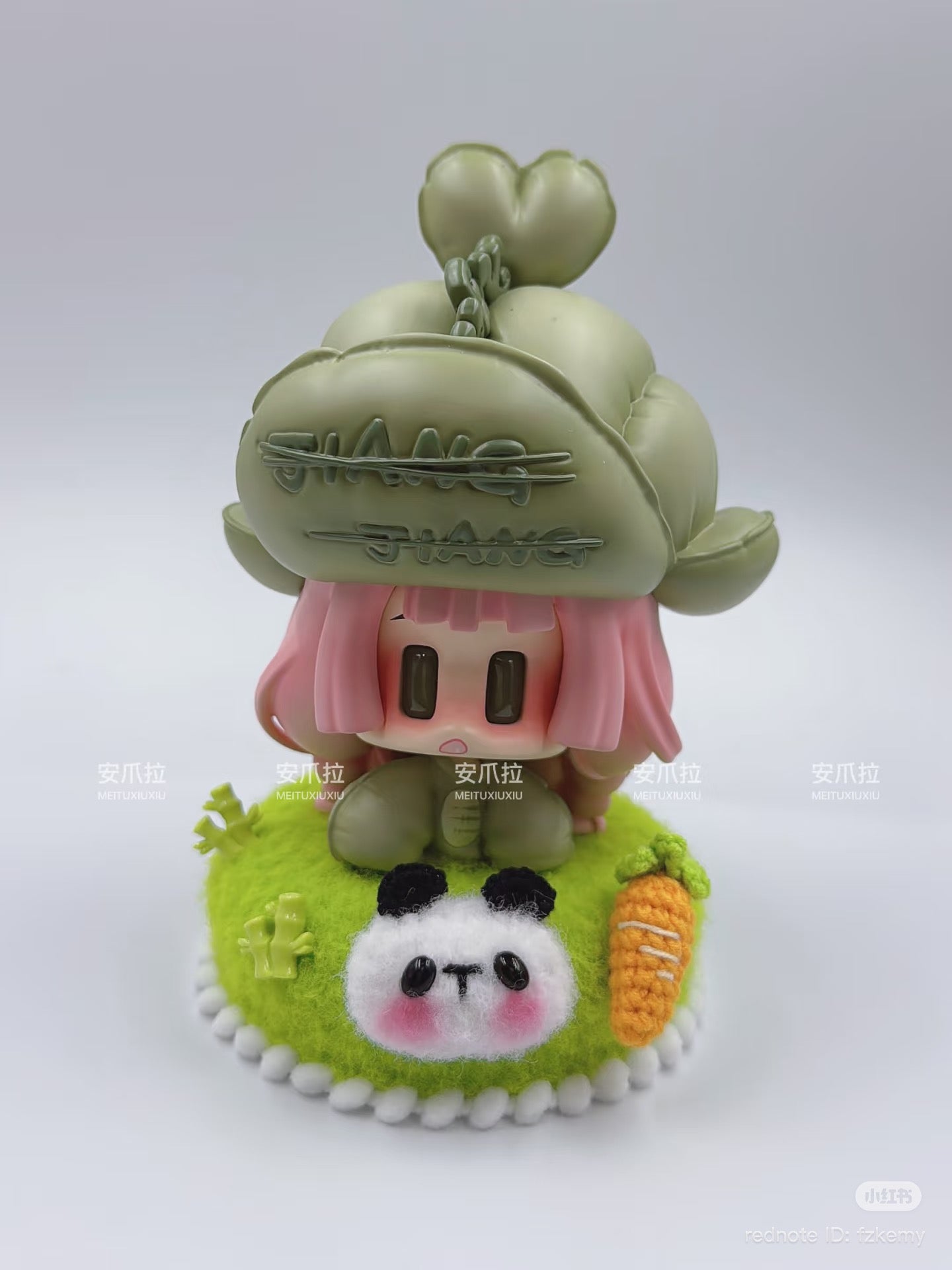 Figurine Riser Cushion Stand