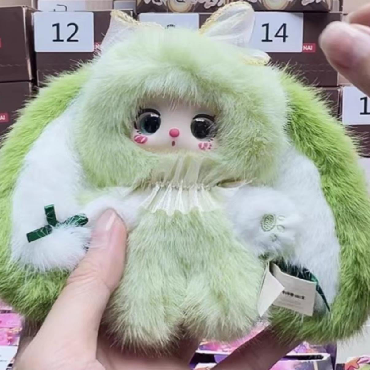 Cesar-Liila green plush