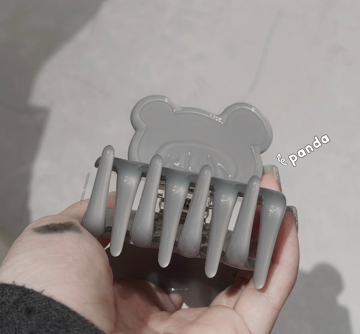 (Pre-Order) Jiangjiang's Original Panda Jelly-Feel Gray Acetate Claw Hair Clip in Medium Size (Release 08/5)