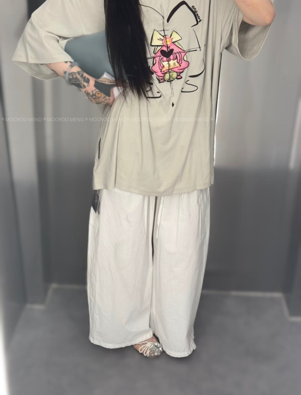 (Pre-Order) "Jiang Jiang Original" Stop-chan Embroidery: Lightweight, Loose-Fit, Crew-Neck Short-Sleeve T-Shirt (Grey-Green)