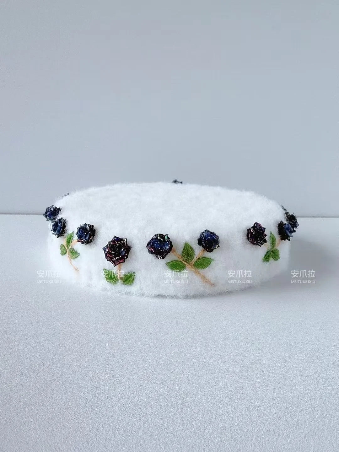 Figurine Riser Cushion Stand