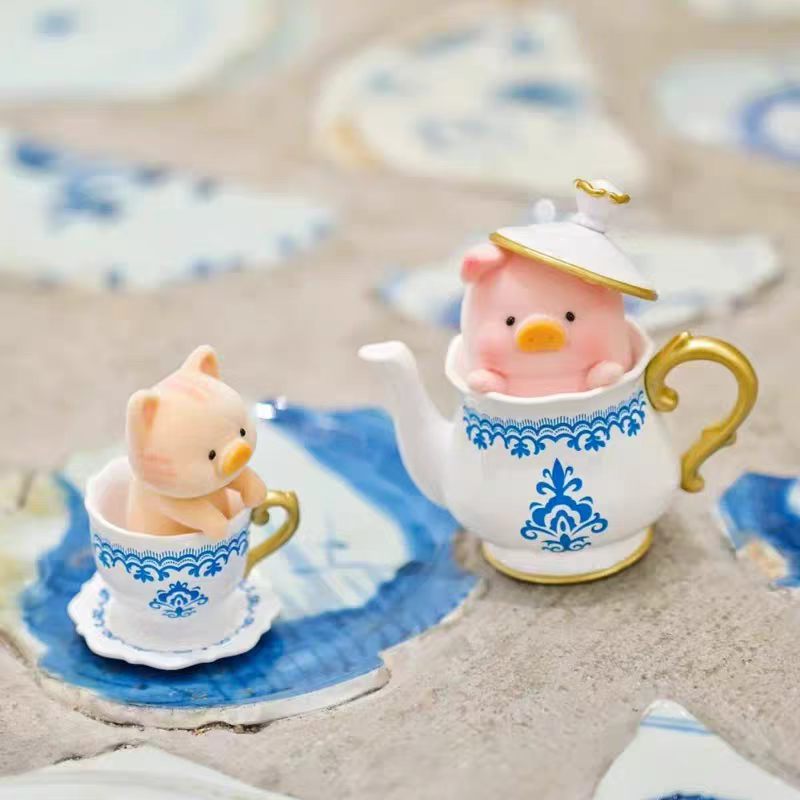 LuLu The Piggy Pigchelin Restaurant Blind Box