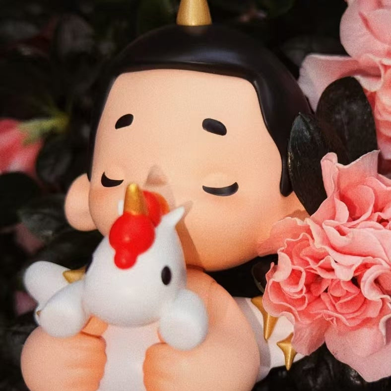 (Pre-Order) KIDO Hug Unicorn Vinyl Figure Limited